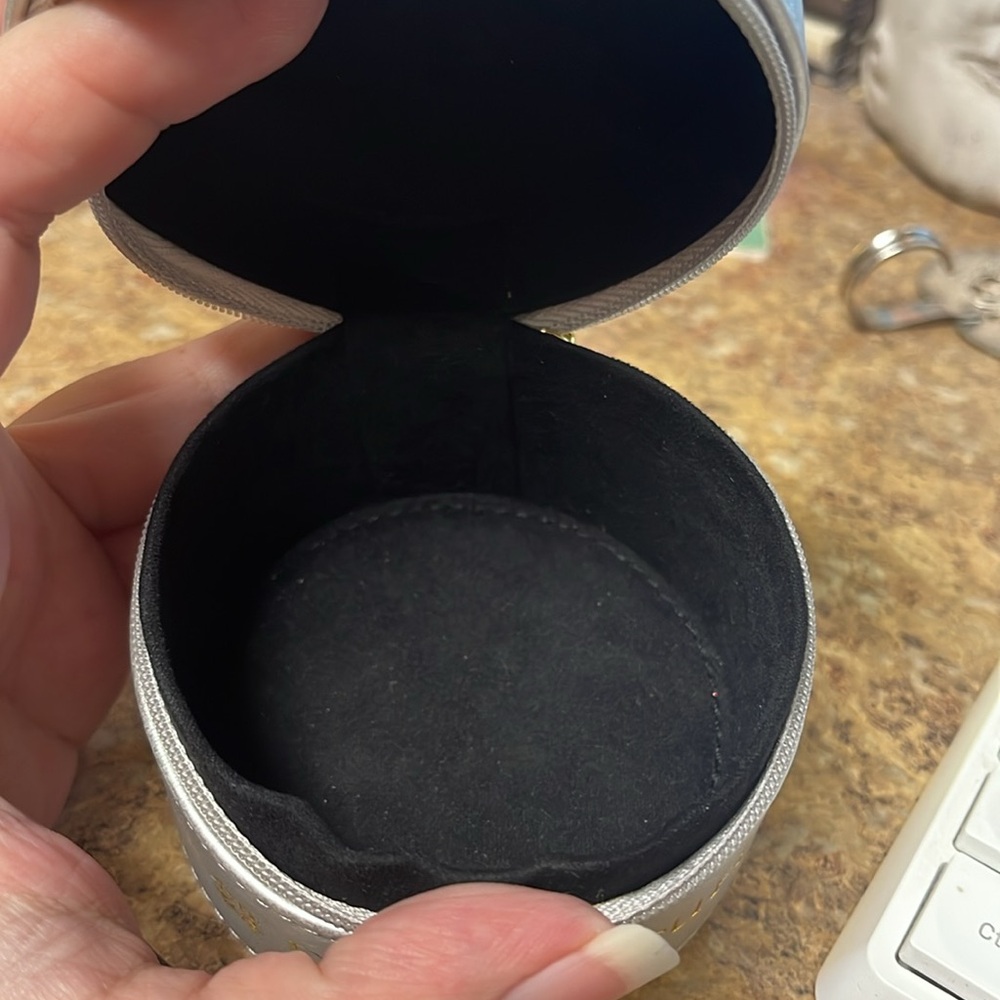 Rustic Cuff Travel Jewelry Case - Picture 9 of 9